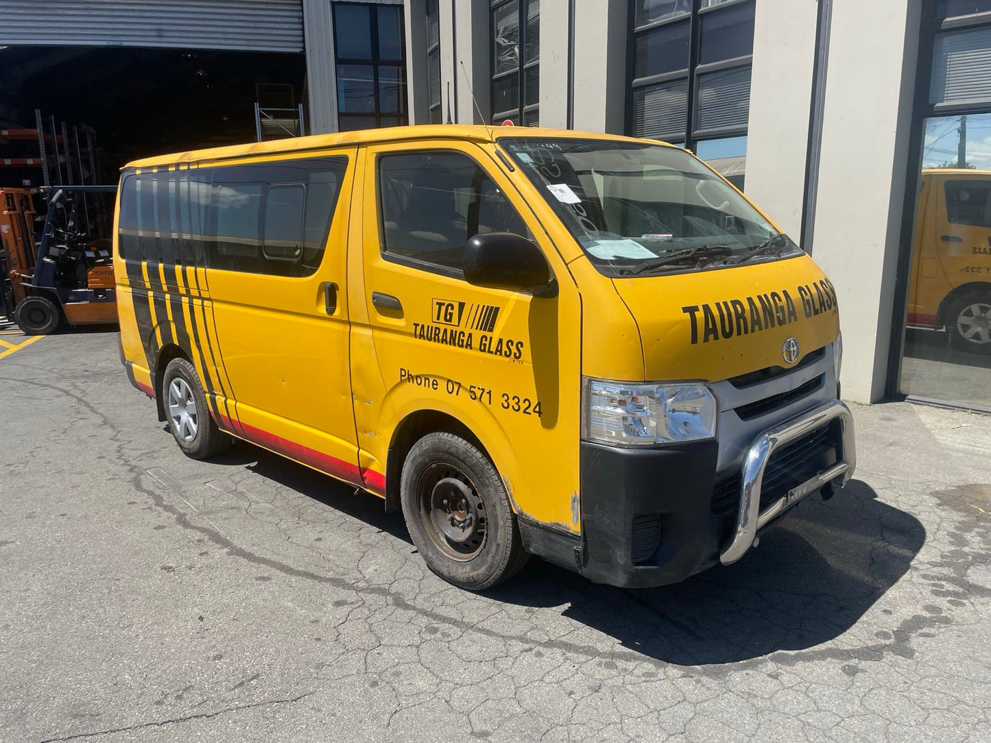 TOYOTA HIACE (TRH201) 2015