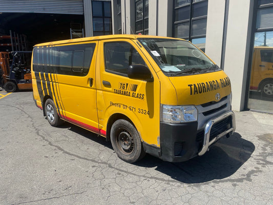 TOYOTA HIACE (TRH201) 2015