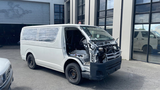 TOYOTA HIACE (KDH206) 2013