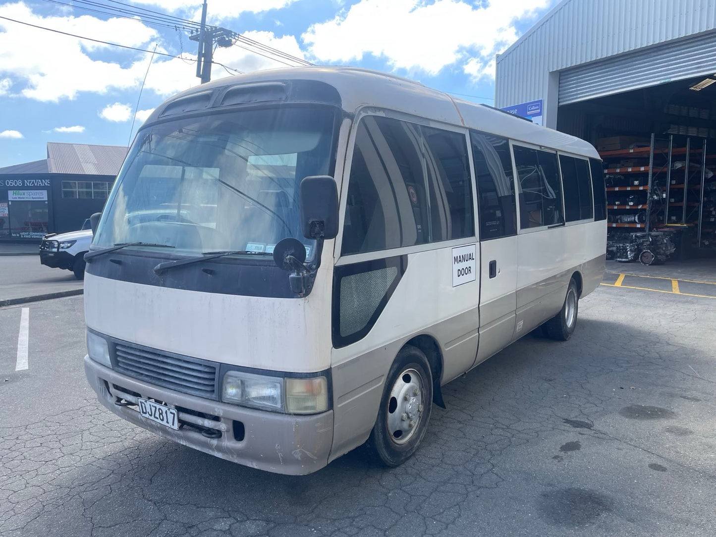 TOYOTA COASTER (HZB50) 1995