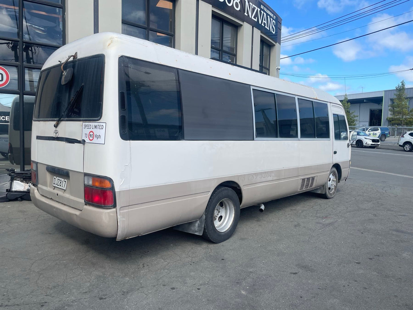 TOYOTA COASTER (HZB50) 1995