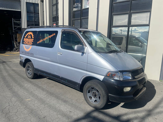 TOYOTA REGIUS (RCH41) 1997