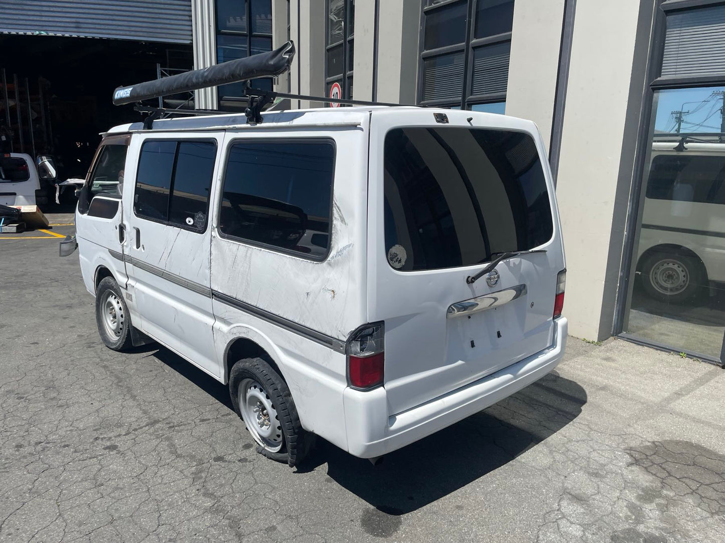 MAZDA BONGO (SK82) 2004