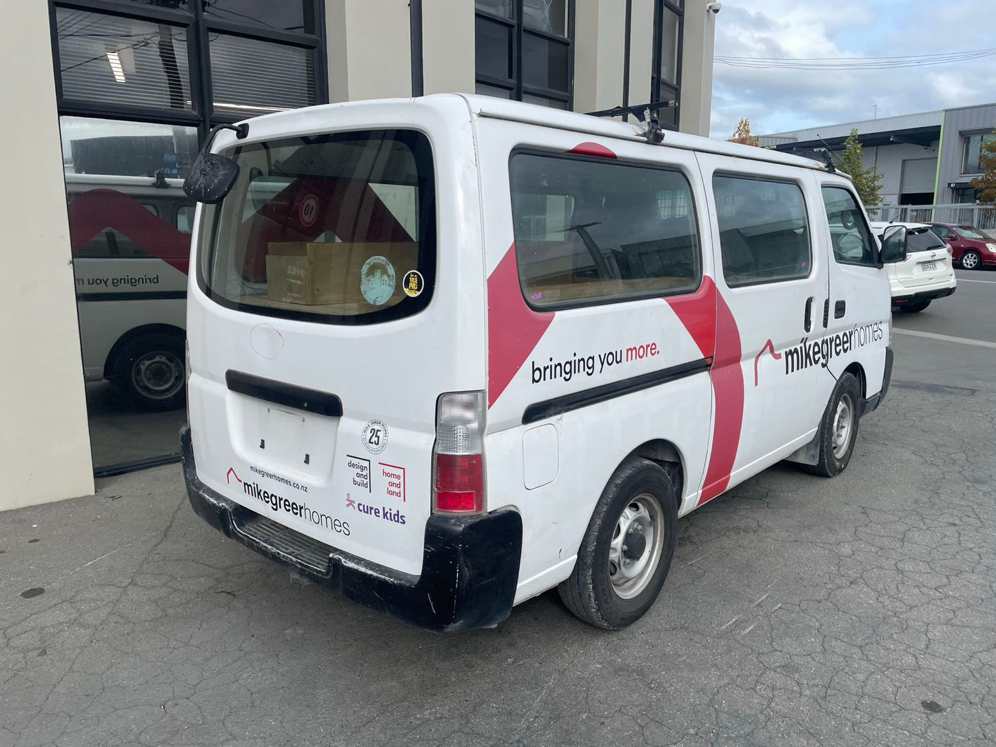 NISSAN CARAVAN(E25) 2001