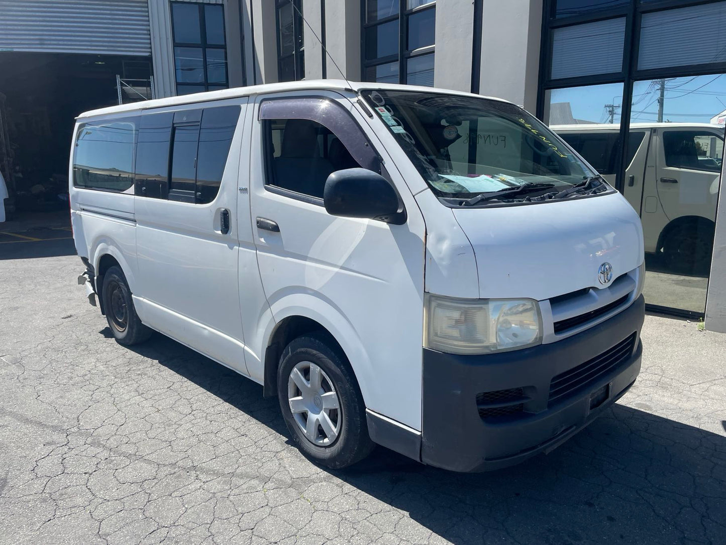 TOYOTA HIACE (TRH201) 2006