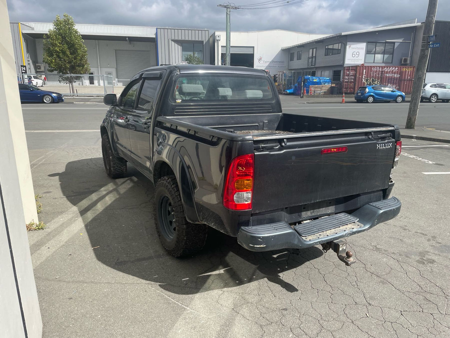 TOYOTA HILUX (KUN26) 2011
