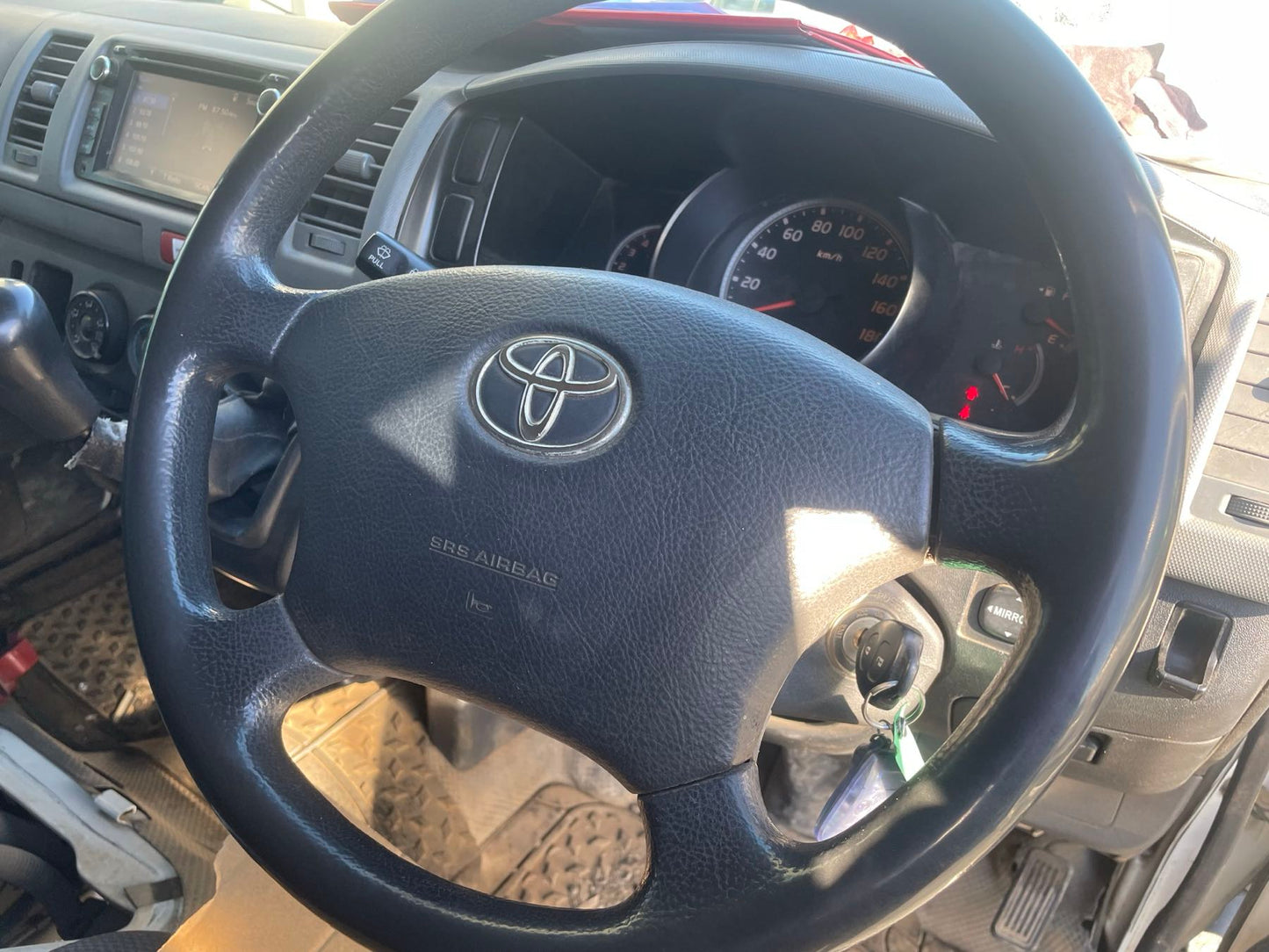 TOYOTA HIACE (KDH201) 2011