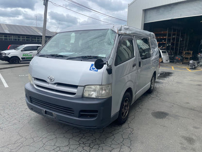 TOYOTA HIACE (TRH214) 2005