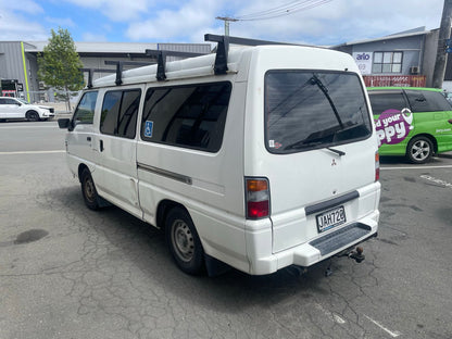 MITSUBISHI L300 2015