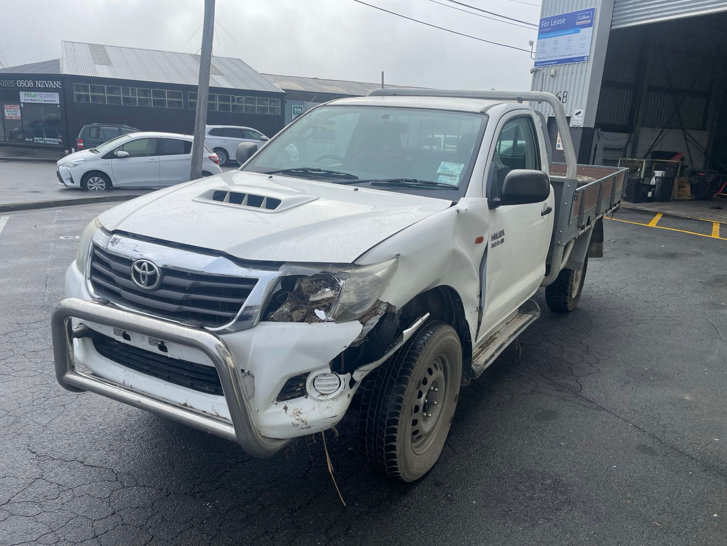 TOYOTA HILUX (KUN26) 2015