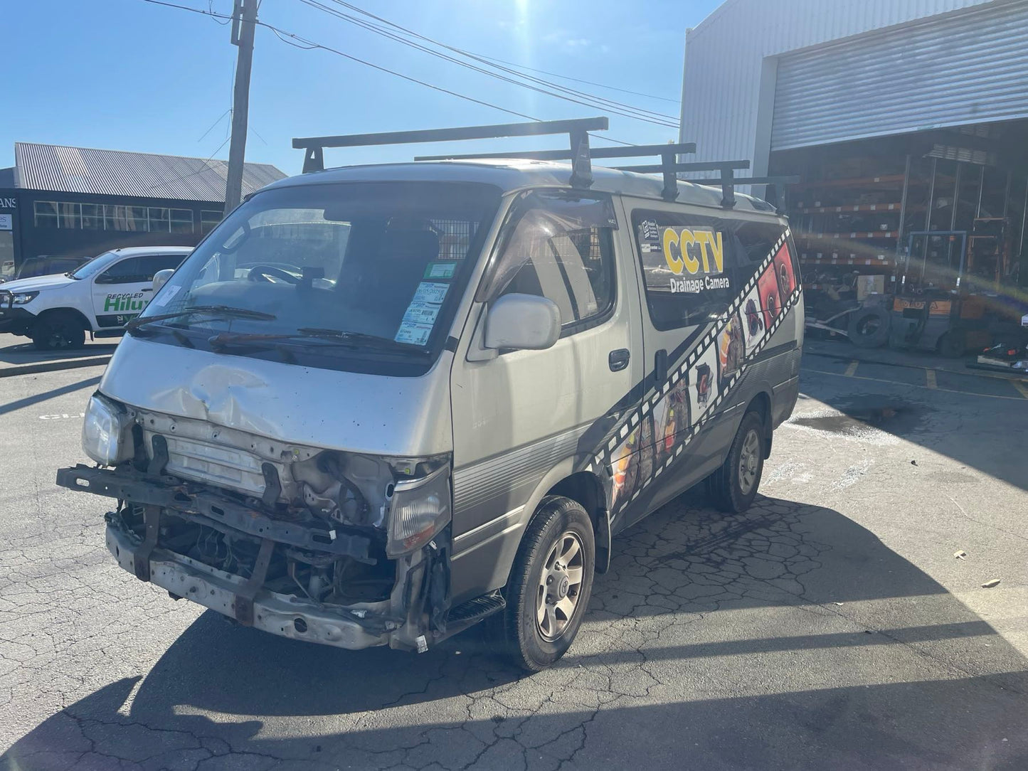 TOYOTA HIACE SUPER CUSTOM  (KZH106) 1995