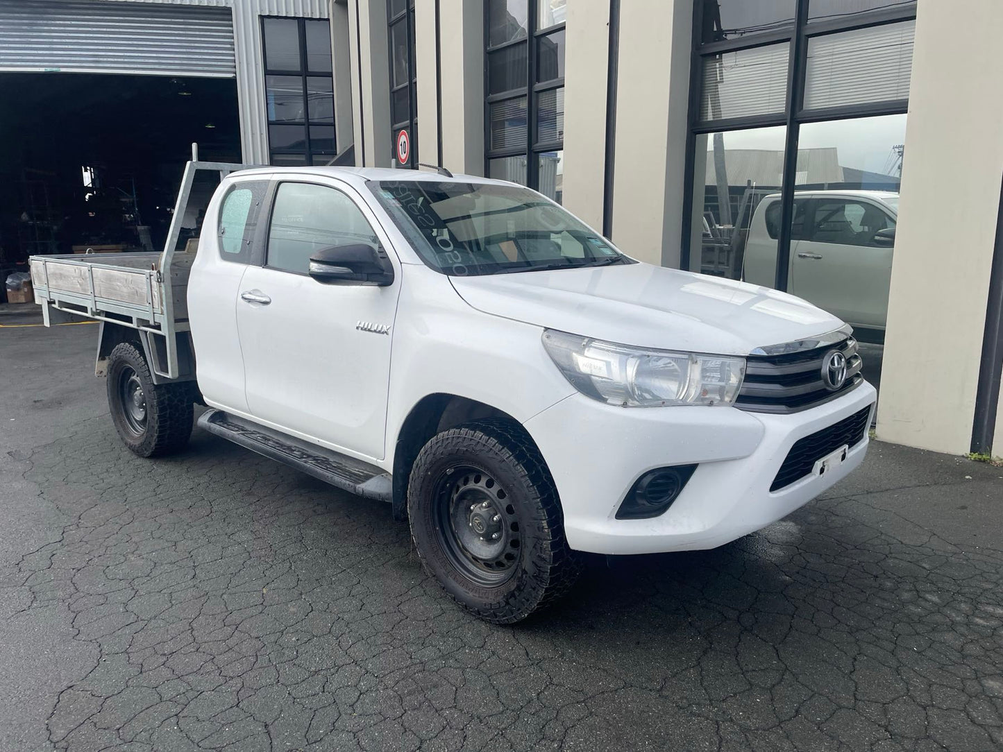 TOYOTA HILUX (GUN126) 2017