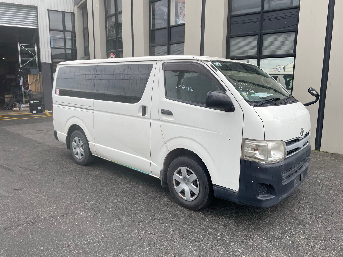 TOYOTA HIACE (TRH200) 2011