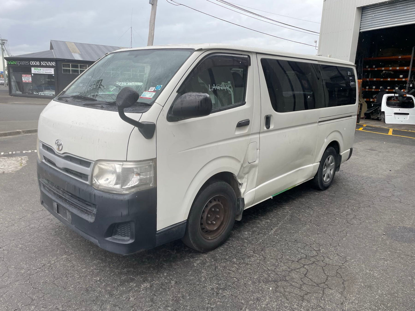 TOYOTA HIACE (TRH200) 2011