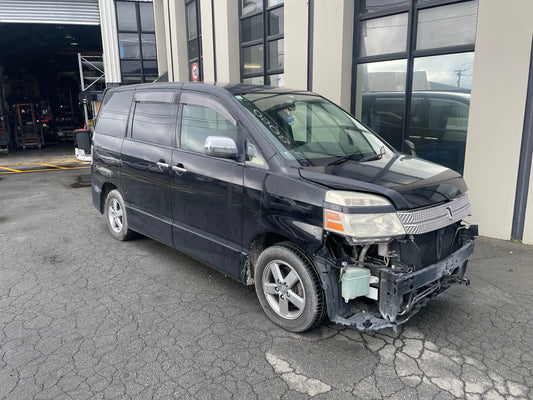 TOYOTA VOXY (AZR60) 2006