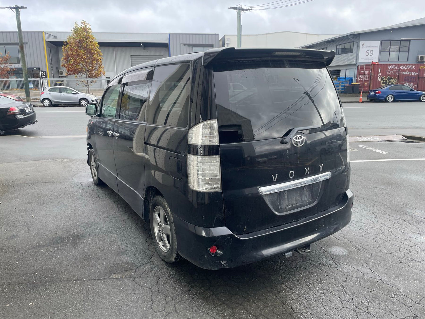 TOYOTA VOXY (AZR60) 2006