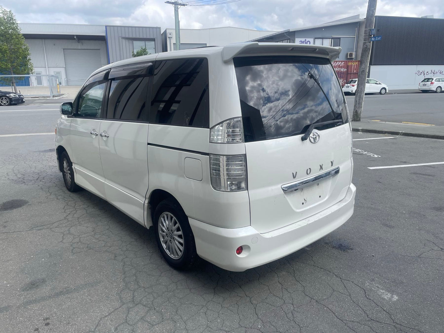 TOYOTA VOXY (AZR60) 2007