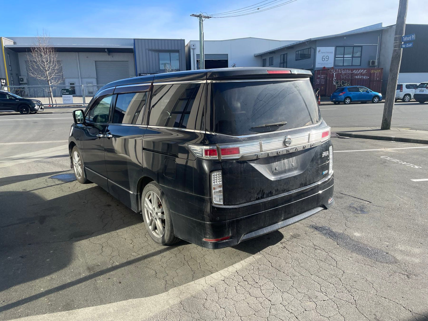 NISSAN ELGRAND (E52) 2010