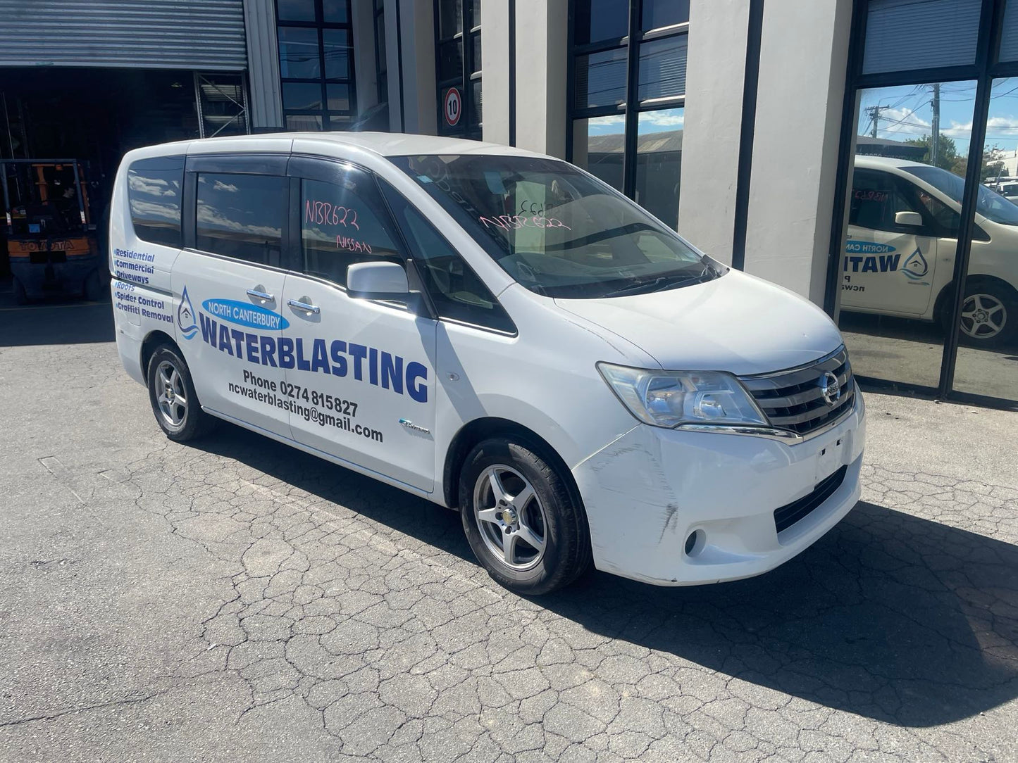 NISSAN SERENA (HC26) 2012