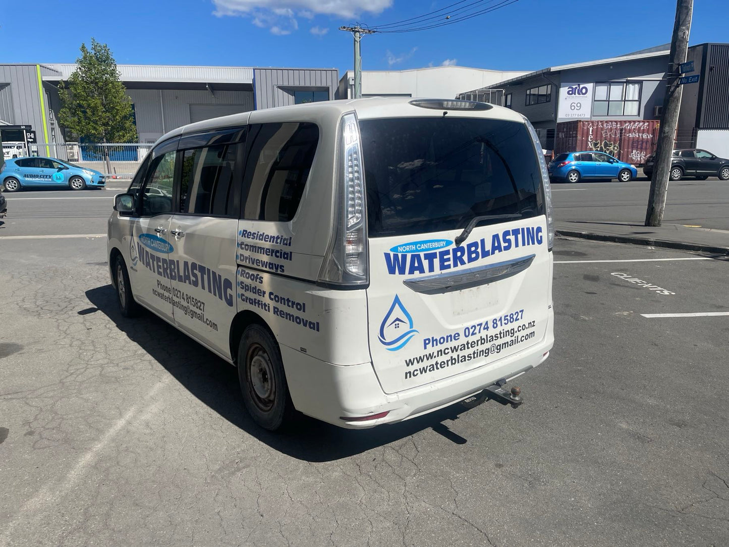 NISSAN SERENA (HC26) 2012