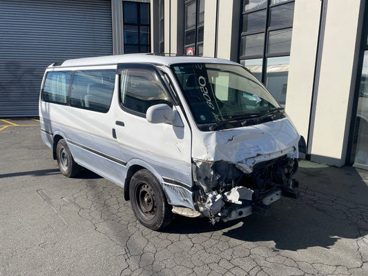 TOYOTA HIACE (RZH101) 2001