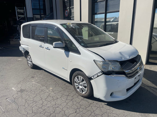 NISSAN SERENA (HC26) 2012