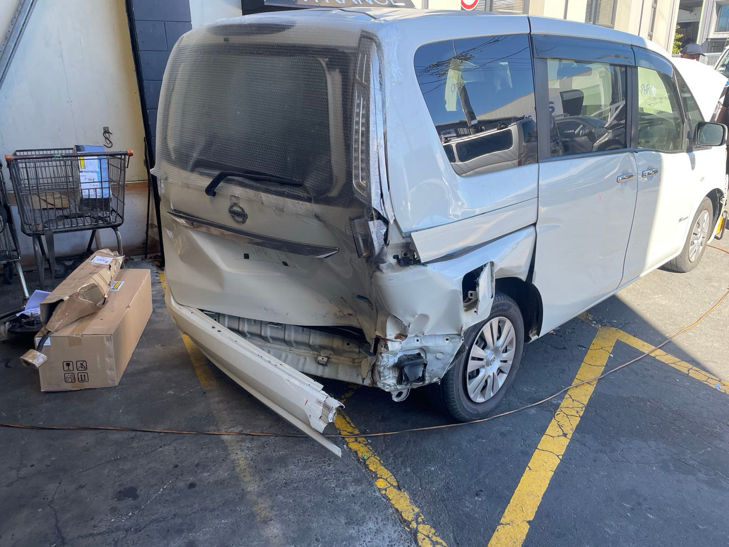 NISSAN SERENA (HC26) 2012