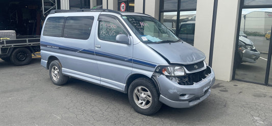 TOYOTA REGIUS(KCH46) 2004