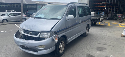 TOYOTA REGIUS(KCH46) 2004