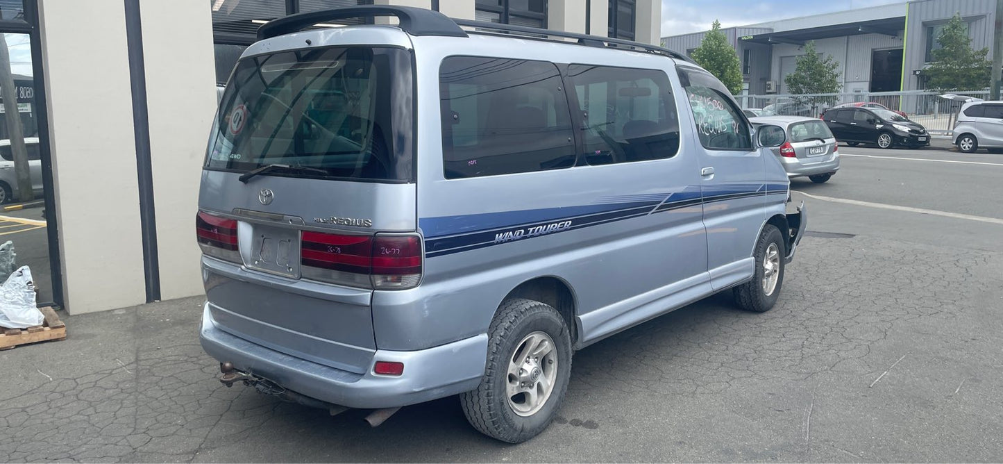 TOYOTA REGIUS(KCH46) 2004