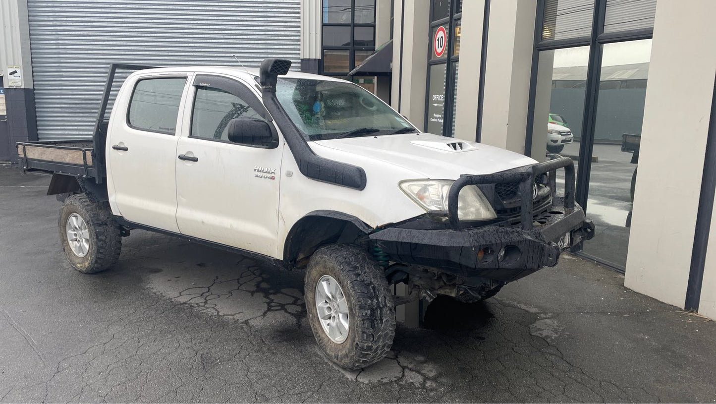 TOYOTA HILUX (KUN26) 2011