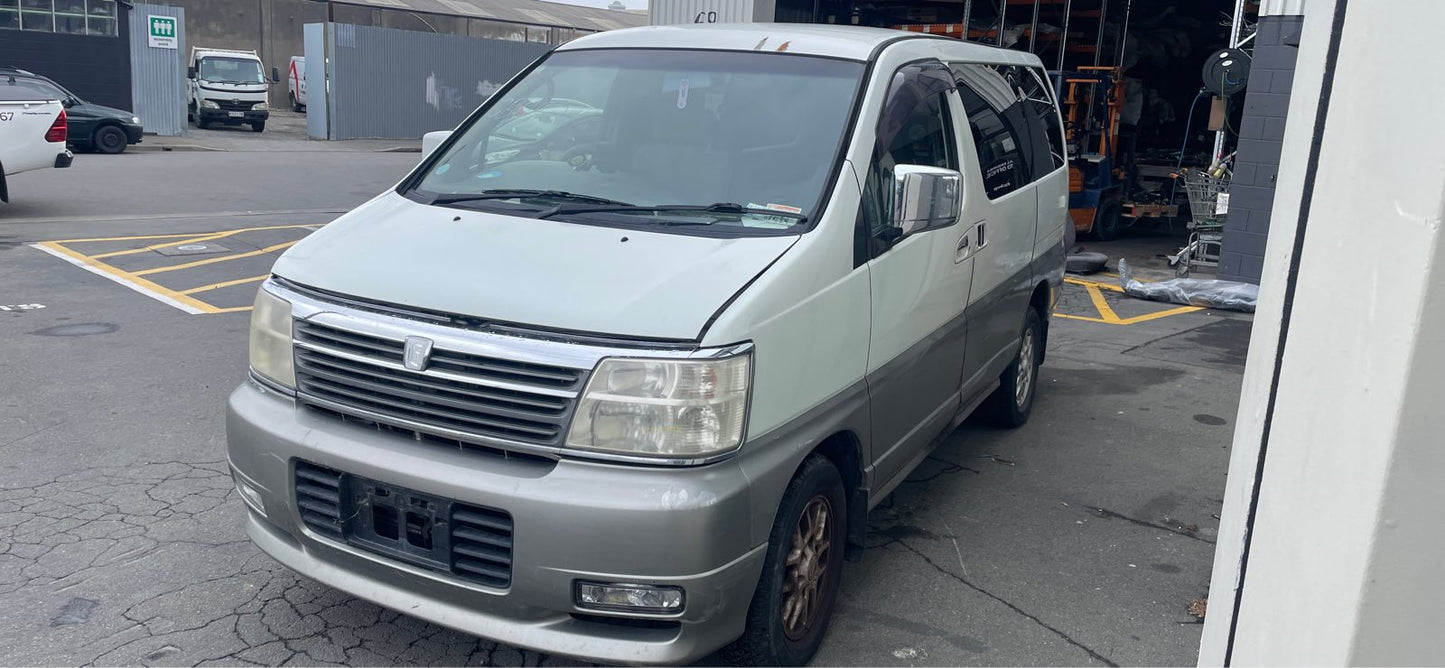 NISSAN ELGRAND (E50) 2002