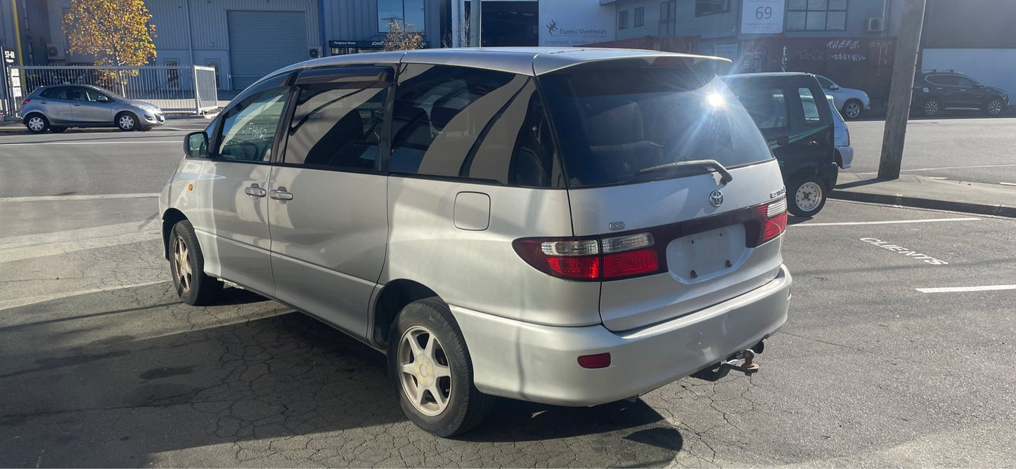 TOYOTA ESTIMA (ACR40) 2000