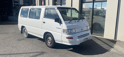 MITSUBISHI L300 2012