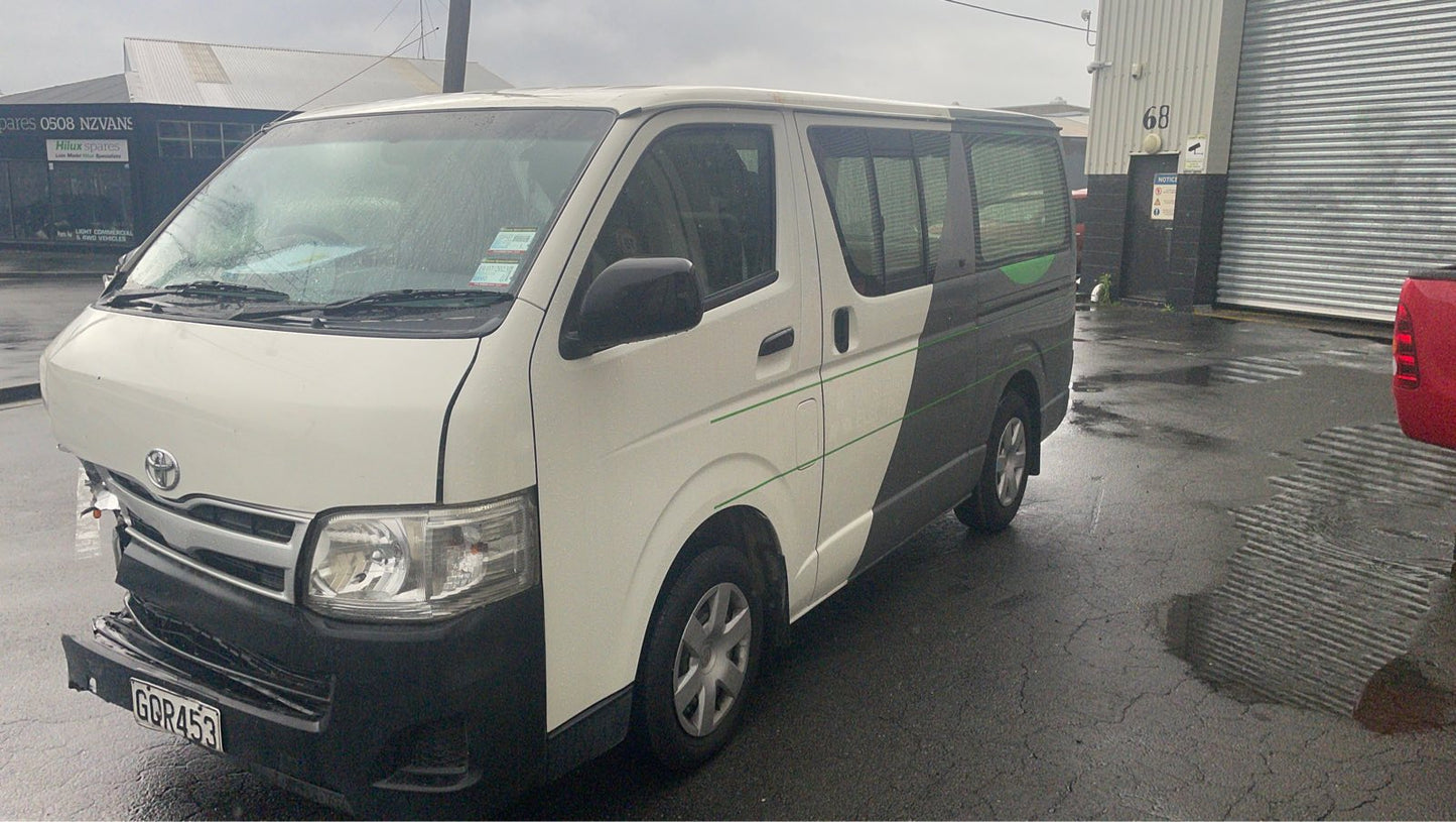 TOYOTA HIACE (KDH201) 2010