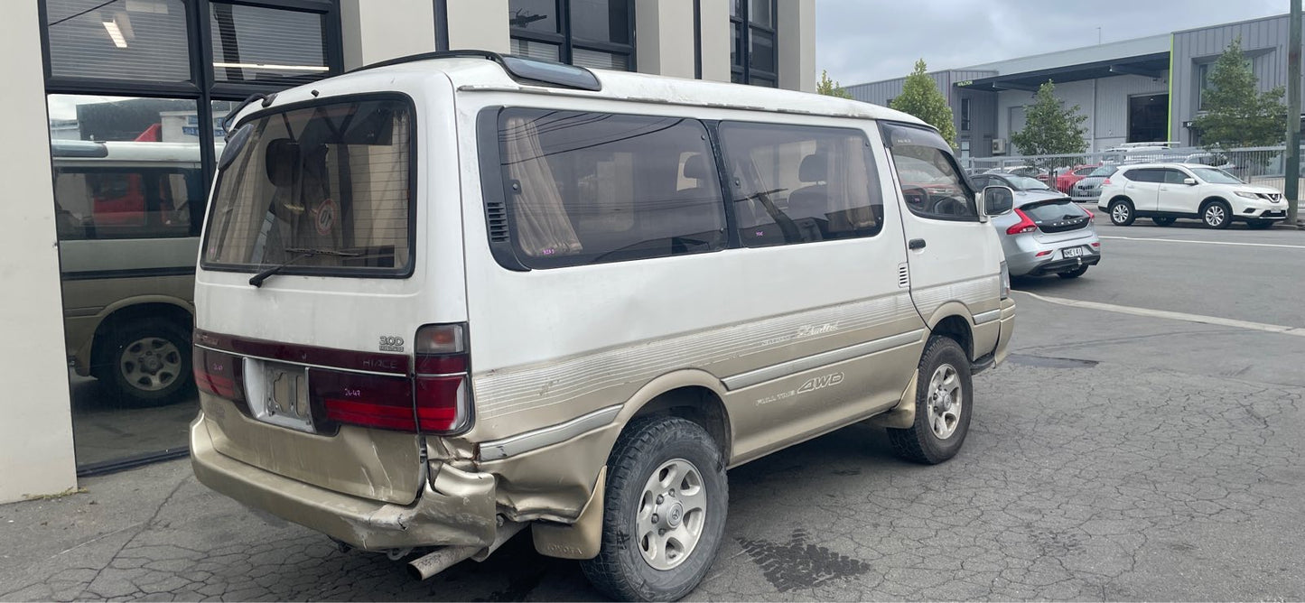 TOYOTA HIACE SUPER CUSTOM  (KZH106) 1994