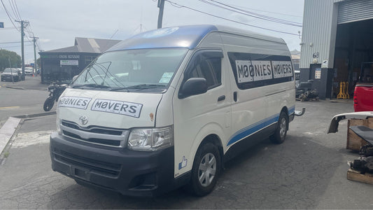 TOYOTA HIACE (KDH221) 2011