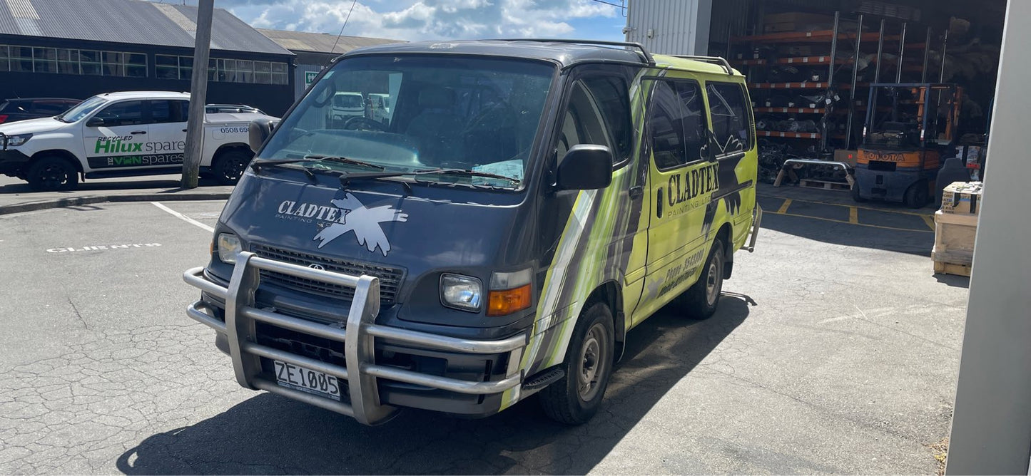 TOYOTA HIACE (RZH103) 2000