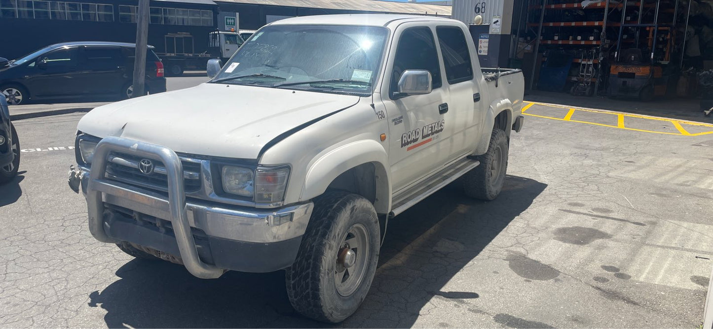 TOYOTA HILUX (KZN165) 2000